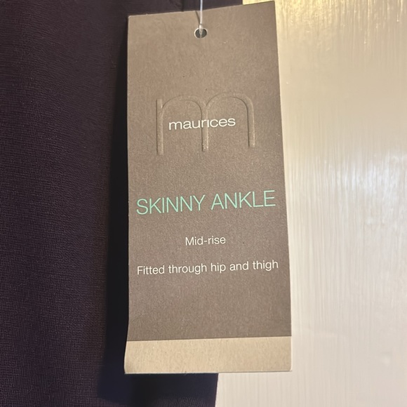 Skinny ankle mid-rise pants. Dark purple. Size small regular. - Picture 2 of 4